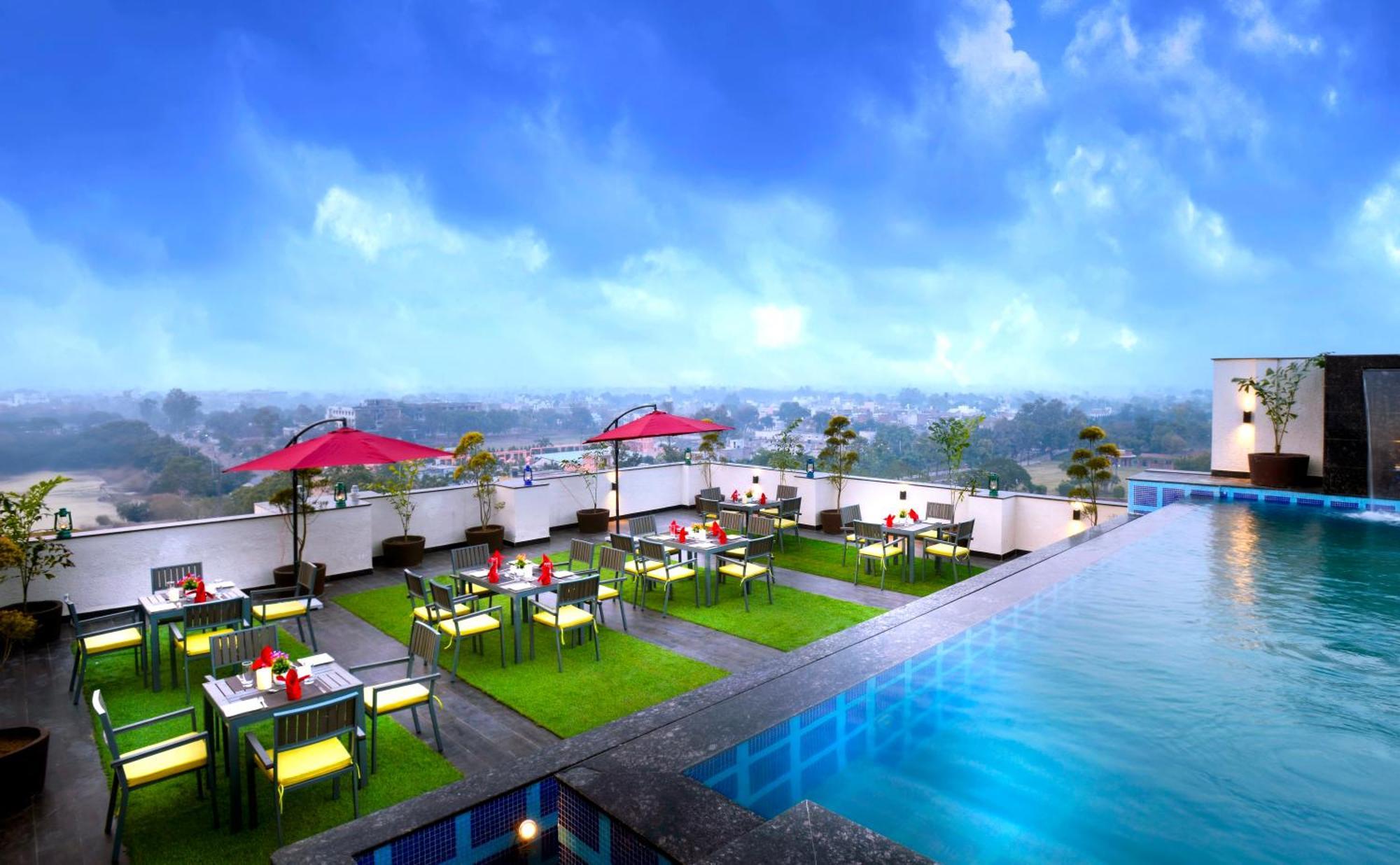 Отель Golden Tulip Agra Агра Экстерьер фото